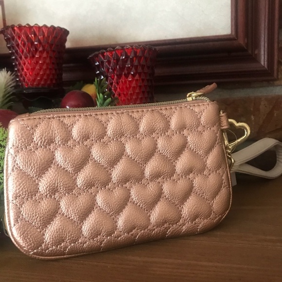 💋Betsey Johnson Rose Gold Heart Be Mine Wristlet - Picture 5 of 8